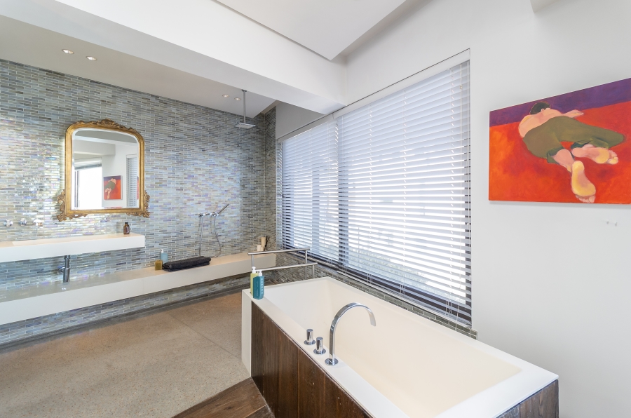 To Let 2 Bedroom Property for Rent in Bantry Bay Western Cape